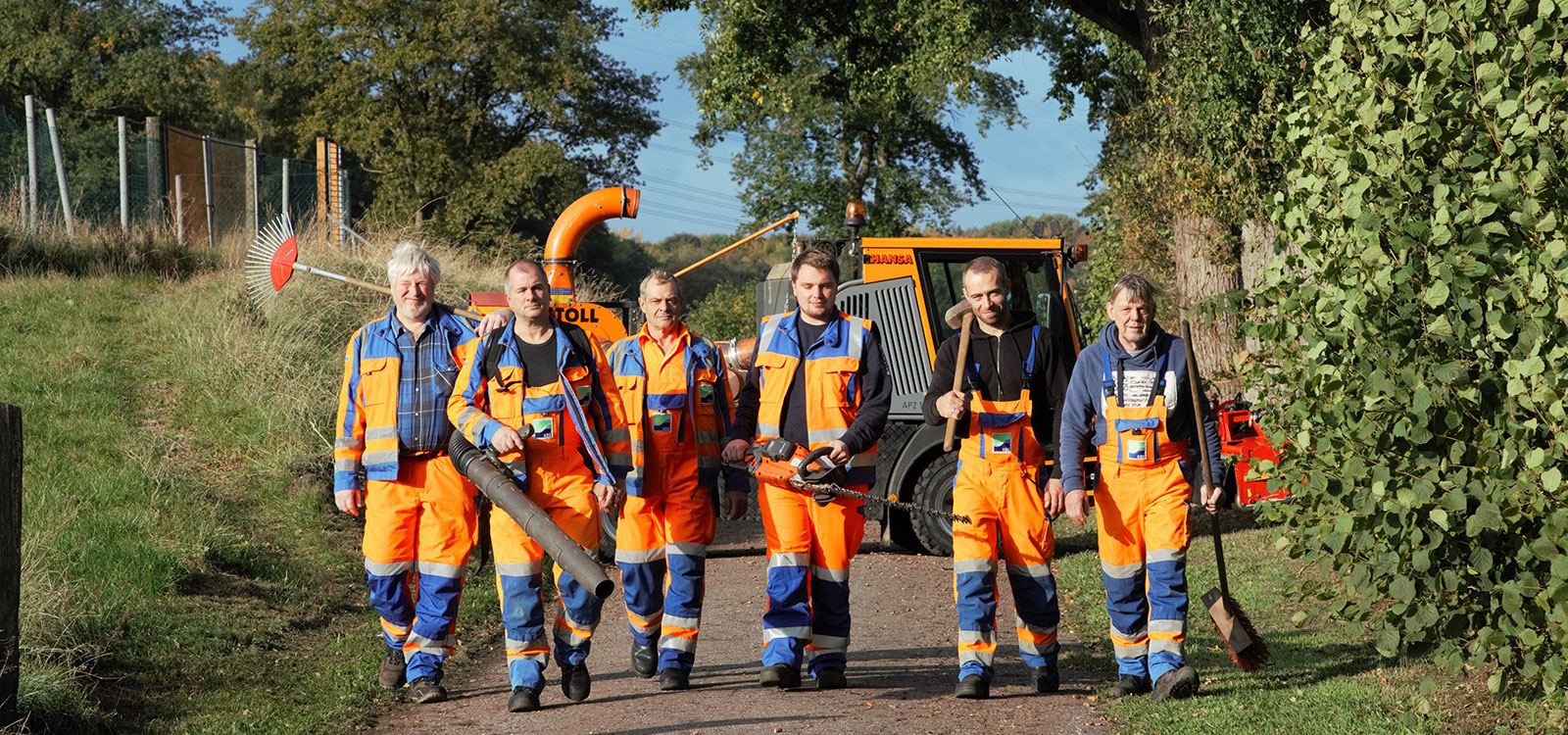 Titelbild Bauhof: Team in Arbeitskleidung vom Bauhof